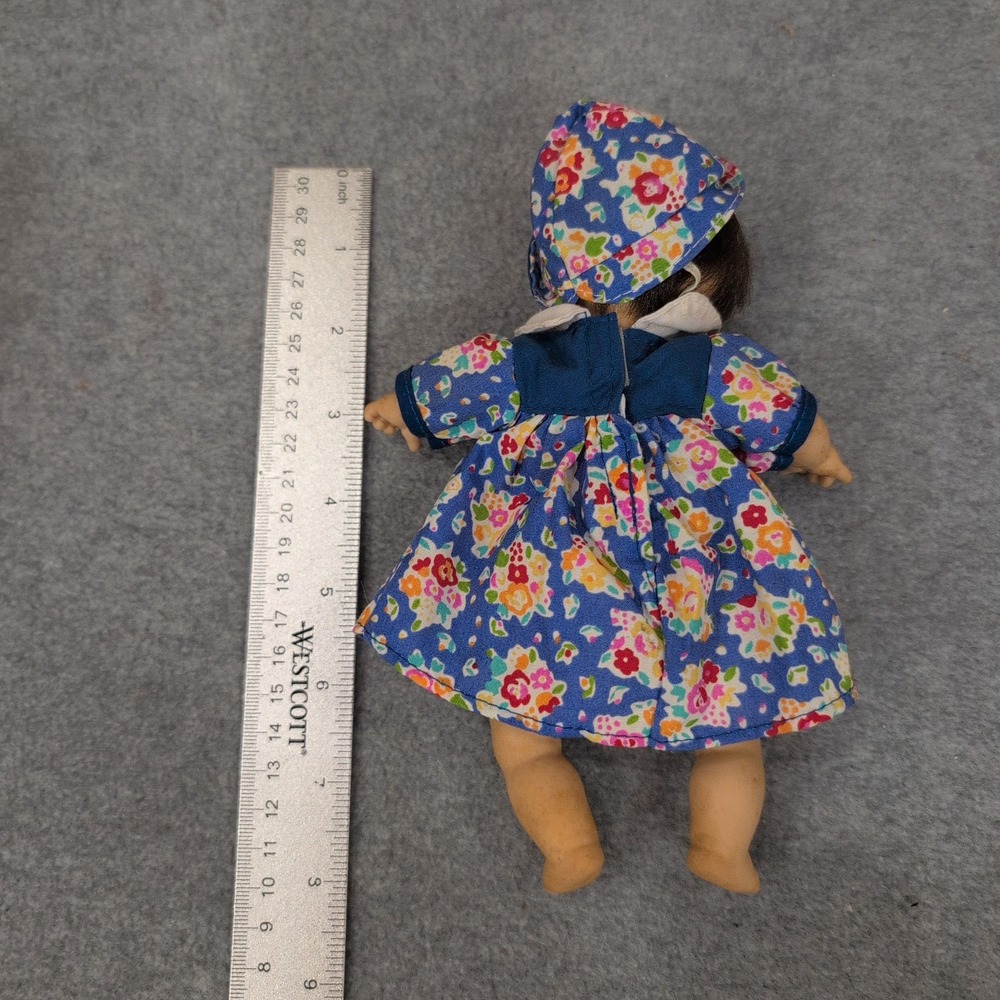 Vintage Gi-Go Bean Bag Baby Doll Blue Floral Dress Bonnet Blue Bow Yawning - Picture 2 of 2